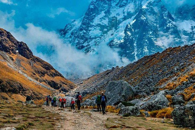 Salkantay Trek to Machu Picchu in 4 days - Day 1: Cusco at 5:00 am, Mollepata breakfast, and Humantay Lagoon by afternoon