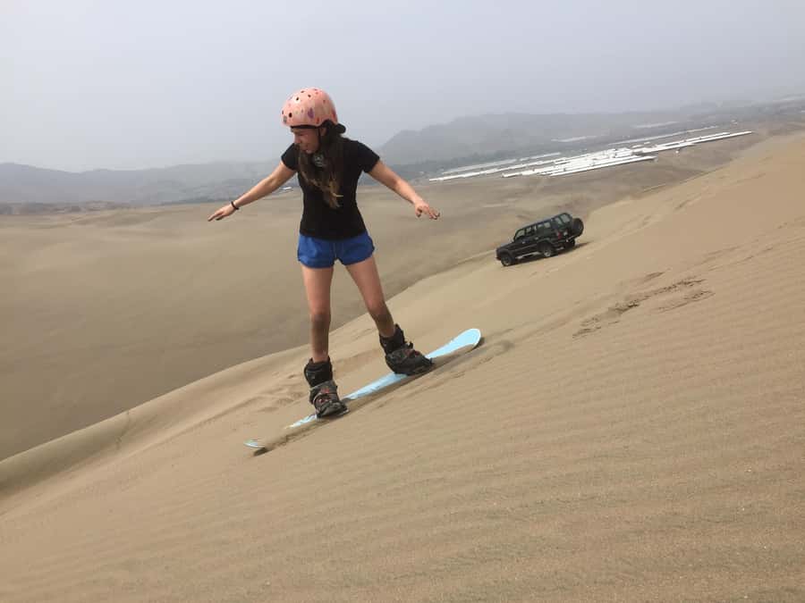 Sandbording in Lima - Panoramic Lima and ocean views: the break between runs that makes it worth it