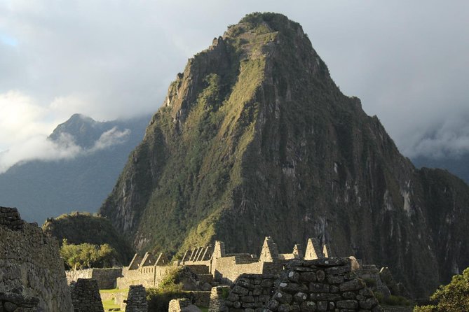 Short Inca Trail to Machu Picchu With Hotel 2D-1N - Private Tour Comfort: Your Guide Focus and Group Size