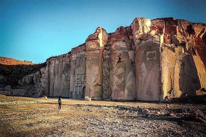 Sillar Half Day Route in Arequipa - Culebrillas Quarry Walk: Petroglyphs, Pink Walls, and Apacheta Ritual