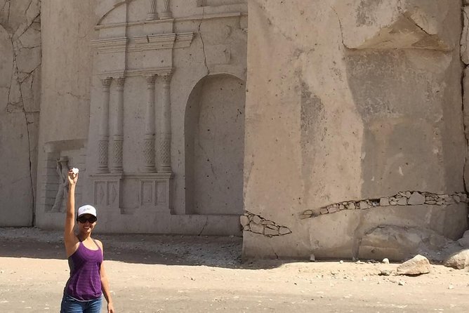 Sillar Route in Arequipa and viewpoint of the Volcanoes - Stop 3: Ruta del Sillar, the pink shingles road, and the dry petroglyph canyon walk