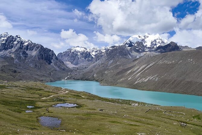 Singrenacocha Lagoon from Cusco - 6:00 AM Pickup and the Cuyuni Viewpoint Break