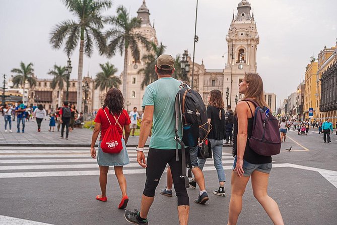 Street Food, Market & Old Eateries Tour in Lima's Historic Center - Plaza de Armas: the quick photo stop that makes it feel complete