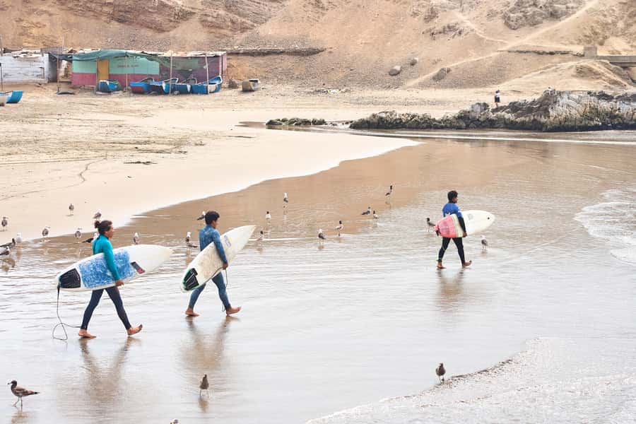Surfing experience in Lima - Entering the Session With New Equipment That Saves Your Energy
