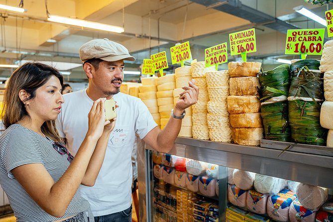 The 10 Tastings of Lima With Locals: Private Street Food Tour - Meeting at Jirón de la Unión 958 and pacing your 3-hour route