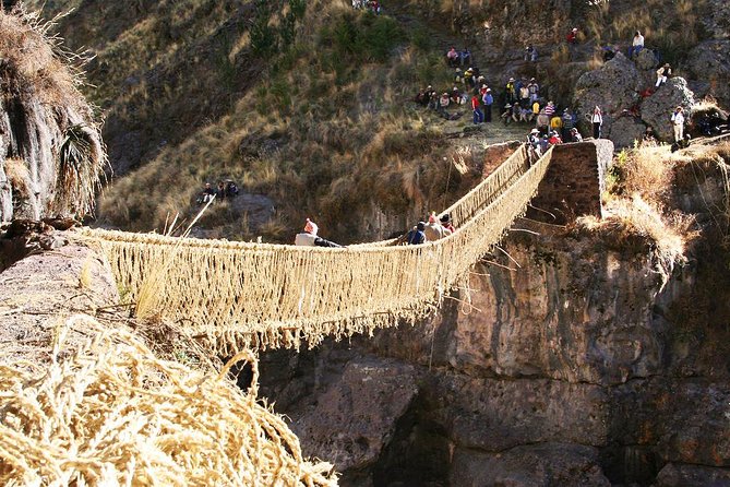 The last inka bridge "Q´eswachaka" service in private - Qeswachaka is not just a photo stop