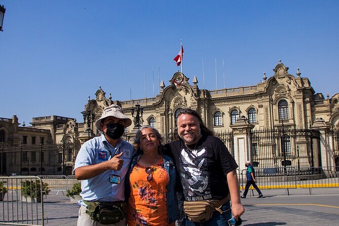 Top Attractions in Lima: Historic Center, Love Park & Catacombs - Casa de la Literatura Peruana: crafts time plus pisco sour class