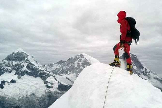 Tour Climbing Nevado Mateo | Your First 5,150 m Summit | 12 Hours - Glacier Moraine to Crampons: When the Trip Gets Technical