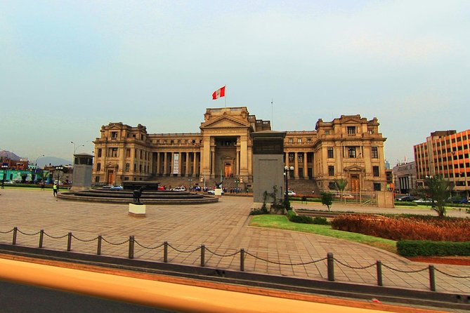 Tour Lima de día en bus panorámico + Catacumbas de San Francisco - Key highlights you’ll feel right away
