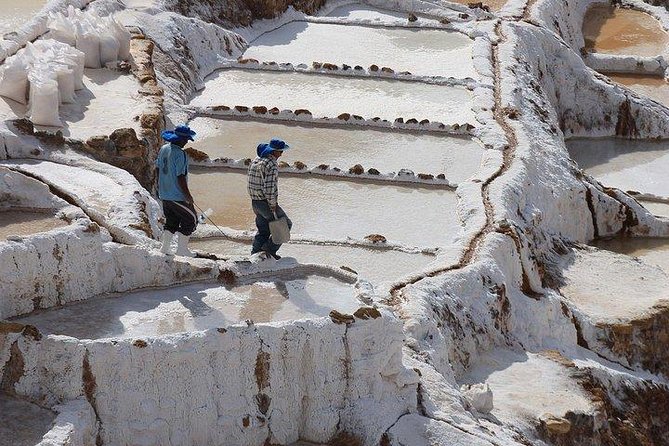 Tour Moray & Salt Mines with textile visit in Chinchero |Private| - Small-print logistics to get right: pickup, AC, and entry tickets