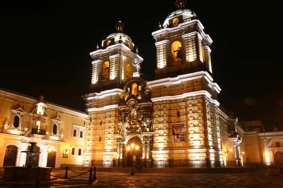 Tour of Lima with a visit to the catacombs of San Francisco. - A Four-Hour Lima Loop That Links Modern Districts to the Plaza Mayor