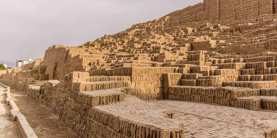 Tour of Lima with a visit to the catacombs of San Francisco. - Parque del Amor, Olivaos Forest, and the City’s Everyday Rhythm