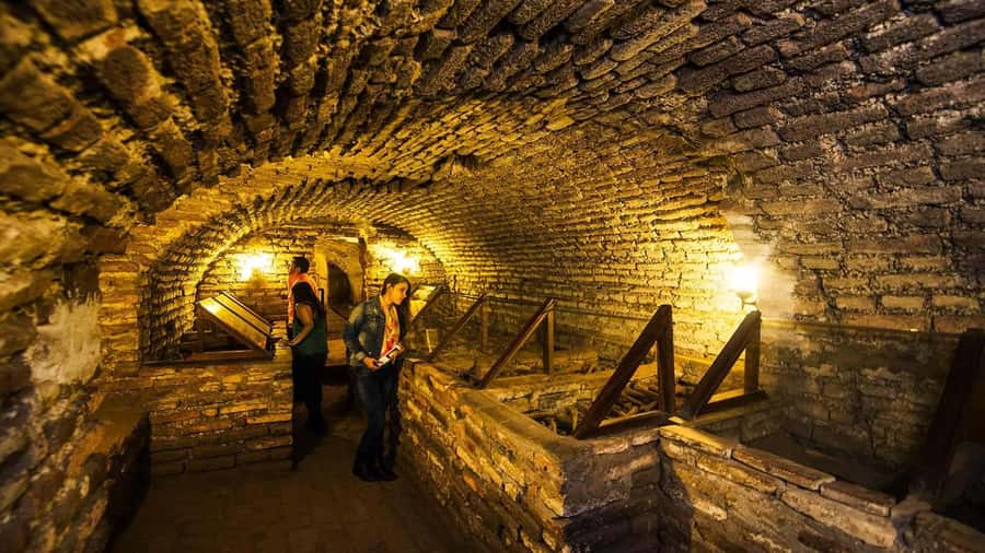 Tour of Lima with a visit to the catacombs of San Francisco. - Colonial Lima Highlights: San Martín Square, Balconies, and Plaza Mayor Power