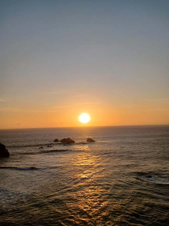 TREKKING GOLDEN SHADOWS - Playa Mendieta Walk: Where the Coastal Details Matter