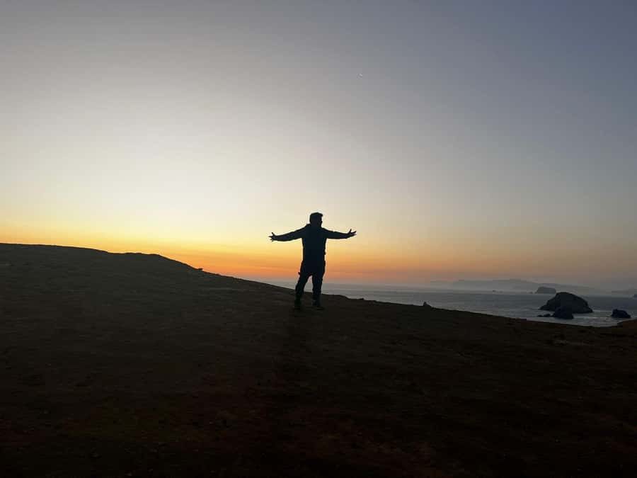 TREKKING GOLDEN SHADOWS - Playa Roja Tours Pickup: The Easiest Way to Start Without Stress