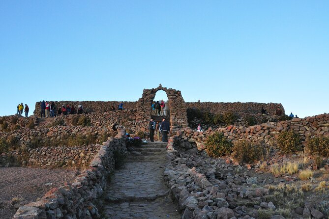 Two-Day Tour to Uros with Amantani and Taquile from Puno - Day 2: Taquile at 11am, textiles, music, dance, then lunch with lake views and free time