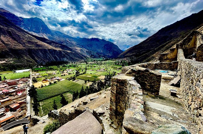 Two-Day Train Tour to Sacred Valley and Machu Picchu - Urubamba buffet lunch: your fuel stop before the fortress site