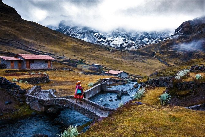 Ultimate Lares Trek & Inca Trail 5 days - Day 3: Down to Huaran, then Ollantaytambo and Inca water channels