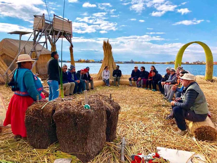 Uros Floating Islands Tour in Puno - Guides and Language: English Can Vary by Day