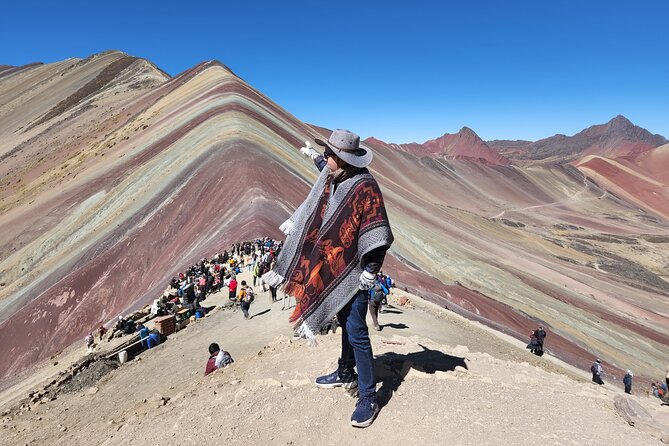 Vinincunca Rainbow Mountain Tour and optional visit to Red Valley. - Guides, punctual driving, and why small groups matter at altitude