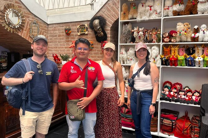 Visit the Historic Center of Lima and its Catacombs - Pisco sour classes and Peruvian cocoa tastings: the enjoyable payoff