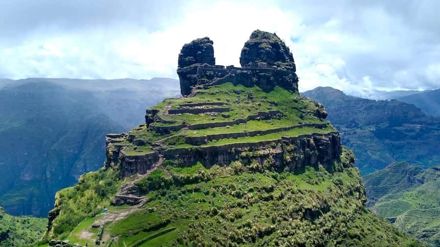 "Waqra Pucara, The Majestic Fortress Revealing Secrets of the Andes". - Pomacanchi Lagoon views and the hike you should plan for