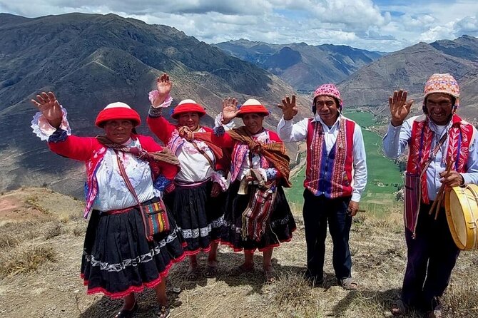 Wonders of the Sacred Valley VIP! Tour Full day with Food - Urubamba buffet lunch: where the day finally slows down
